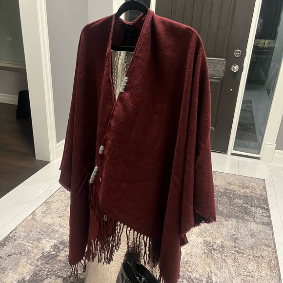 LAUNDRY BY SHELLI SEGAL burgundy fringed pashmina shawl with touch of grey - Picture 13 of 16